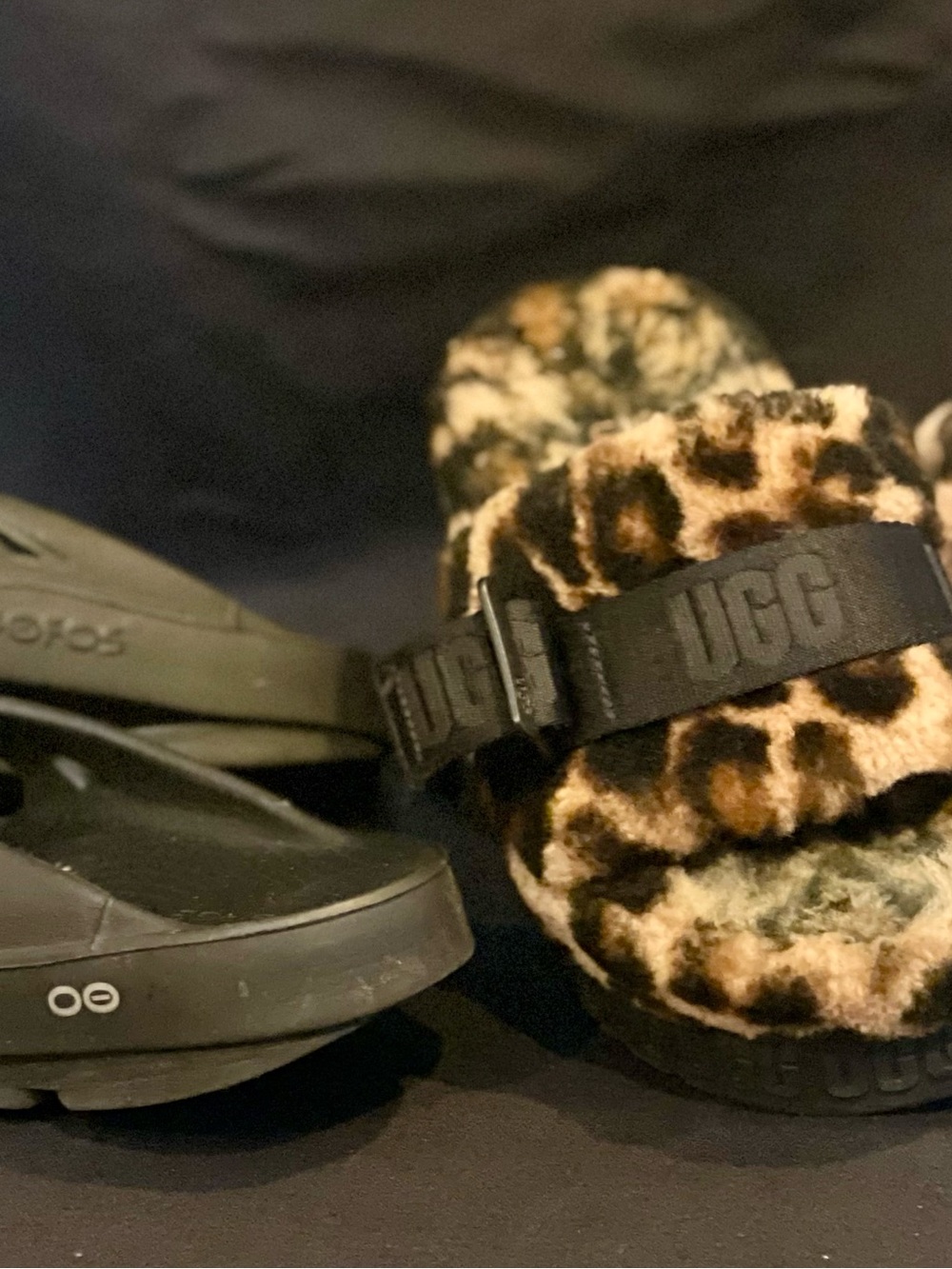 UGG Slippers & Oofos Sandles, Women's 6